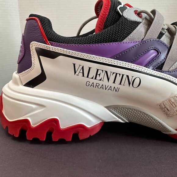 Valentino Garavani Sneakers Limited Edition - Picture 1 of 13